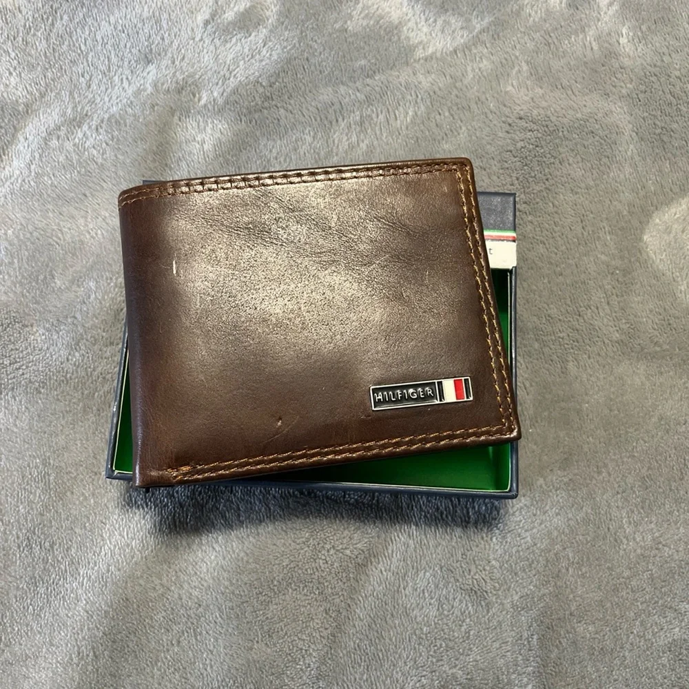 Tommy Hilfiger Dark Brown genuine Leather wallet